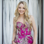 Danielle Bradbery - List pictures