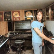 Tony Banks - List pictures