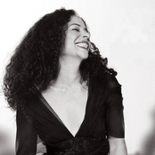 Molly Johnson - List pictures