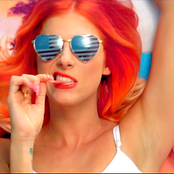 Bonnie Mckee - List pictures