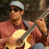 Raul Midon - List pictures