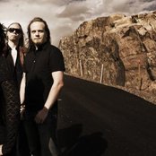 Lullacry - List pictures