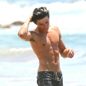 Zac Efron - List pictures