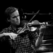 Peter Broderick - List pictures