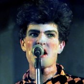 Tim Finn - List pictures