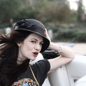 Nikki Lane - List pictures