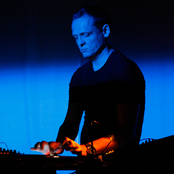 Alva Noto - List pictures