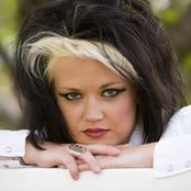 Amanda Overmyer - List pictures