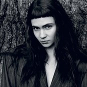 Grimes - List pictures