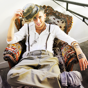 Can Bonomo - List pictures