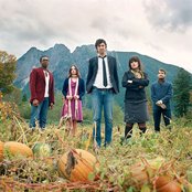 Pretty Girls Make Graves - List pictures