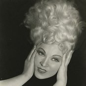 Mae West - List pictures