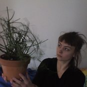Angel Olsen - List pictures