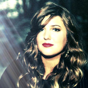 Sarah Simmons - List pictures