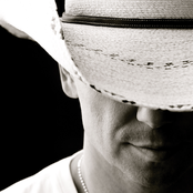 Kenny Chesney - List pictures