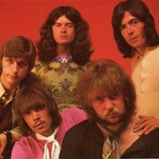 Trapeze - List pictures