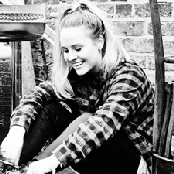 Shannon Saunders - List pictures