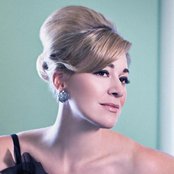 Jill Barber - List pictures