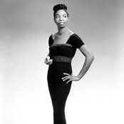 Simone Nina - List pictures