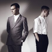 Hurts - List pictures