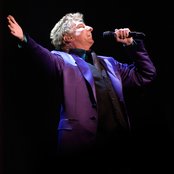 Barry Manilow - List pictures