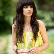 Meredith Andrews - List pictures