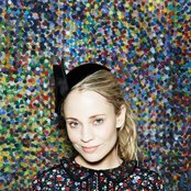 Annie - List pictures