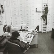 Yoko Ono - List pictures