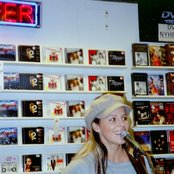 Lisa Miskovsky - List pictures