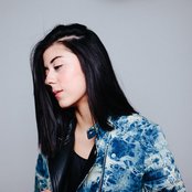 Daniela Andrade - List pictures