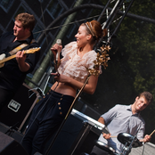 Frida Gold - List pictures