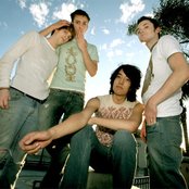 Daphne Loves Derby - List pictures