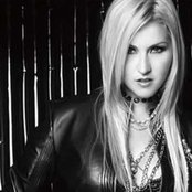 Alicia Villarreal - List pictures