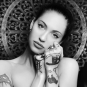 Porcelain Black - List pictures