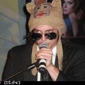 100 Monkeys - List pictures