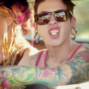 T. Mills - List pictures