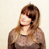 Julia Stone - List pictures