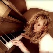 Donna Lewis - List pictures