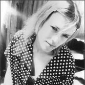 Mary Karlzen - List pictures