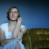 Laura Gibson - List pictures