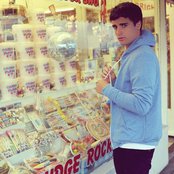 Hobbie Stuart - List pictures
