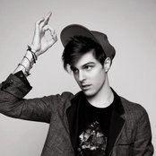 Left Boy - List pictures