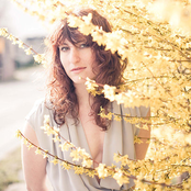 Hannah Georgas - List pictures