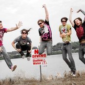 Destroy The Runner - List pictures