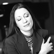 Holly Cole - List pictures