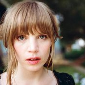 Ingrid Olava - List pictures