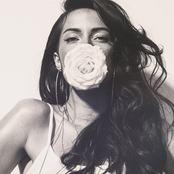 Saie Saie - List pictures