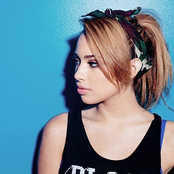 Jasmine V - List pictures