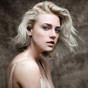 Chelsea Lankes - List pictures