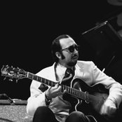 Barney Kessel - List pictures